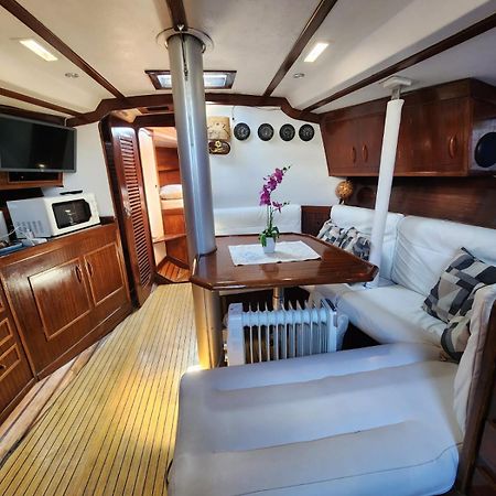 Sailboat Home 바르셀로나 외부 사진